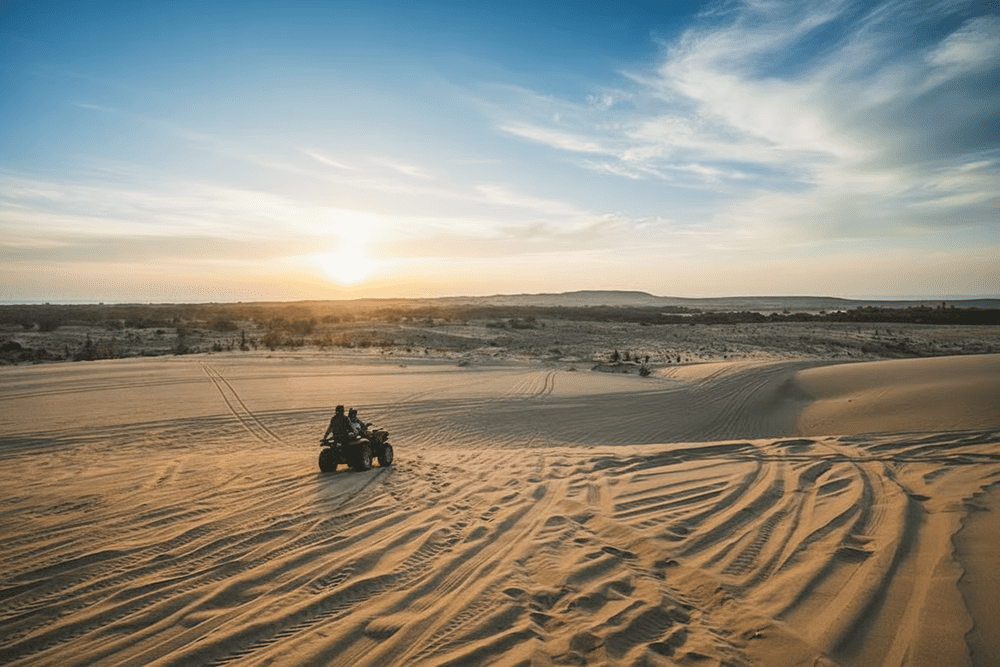 B&igrave;nh minh hoặc chiều t&agrave; thời điểm tuyệt vời để chi&ecirc;m ngưỡng vẻ đẹp của đồi c&aacute;t